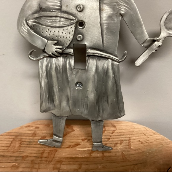 Vintage - Leandra Drumm - Pewter Chef Wall Light Switch Plate - Rare - Excellent - Picture 4 of 13